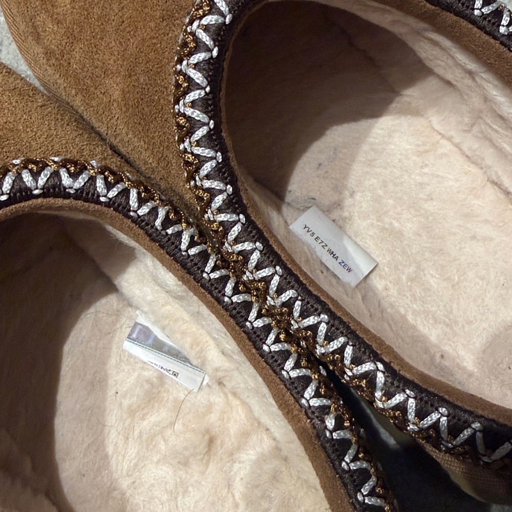 UGG Brown Slippers Size 8 - Picture 5 of 5
